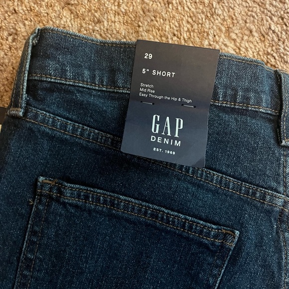 NWT Gap Mid rise denim shorts - size 8 - Picture 5 of 5